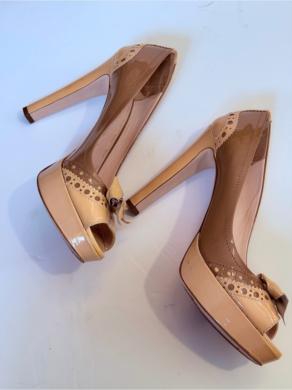 ✨Authentic✨ Miu Miu Two-Tone Patent Peep-Toe Platform Heels - Nude & Tan